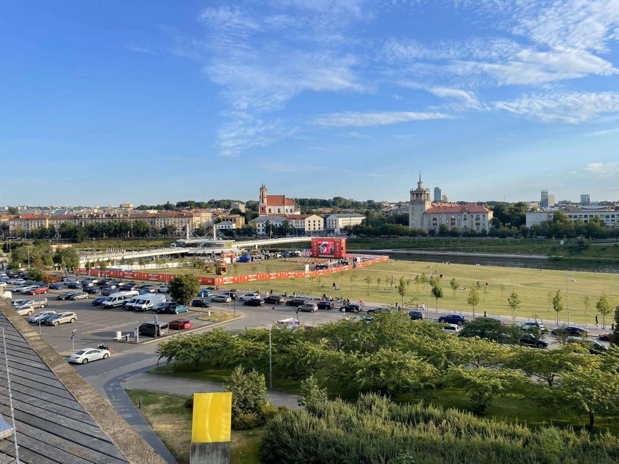Your Home - Spacious Apartment In City Center, With Balcony & Self Check-In VNO Extérieur photo