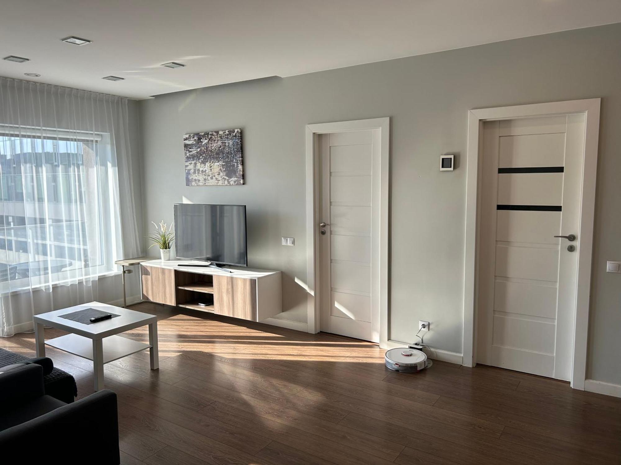 Your Home - Spacious Apartment In City Center, With Balcony & Self Check-In VNO Extérieur photo