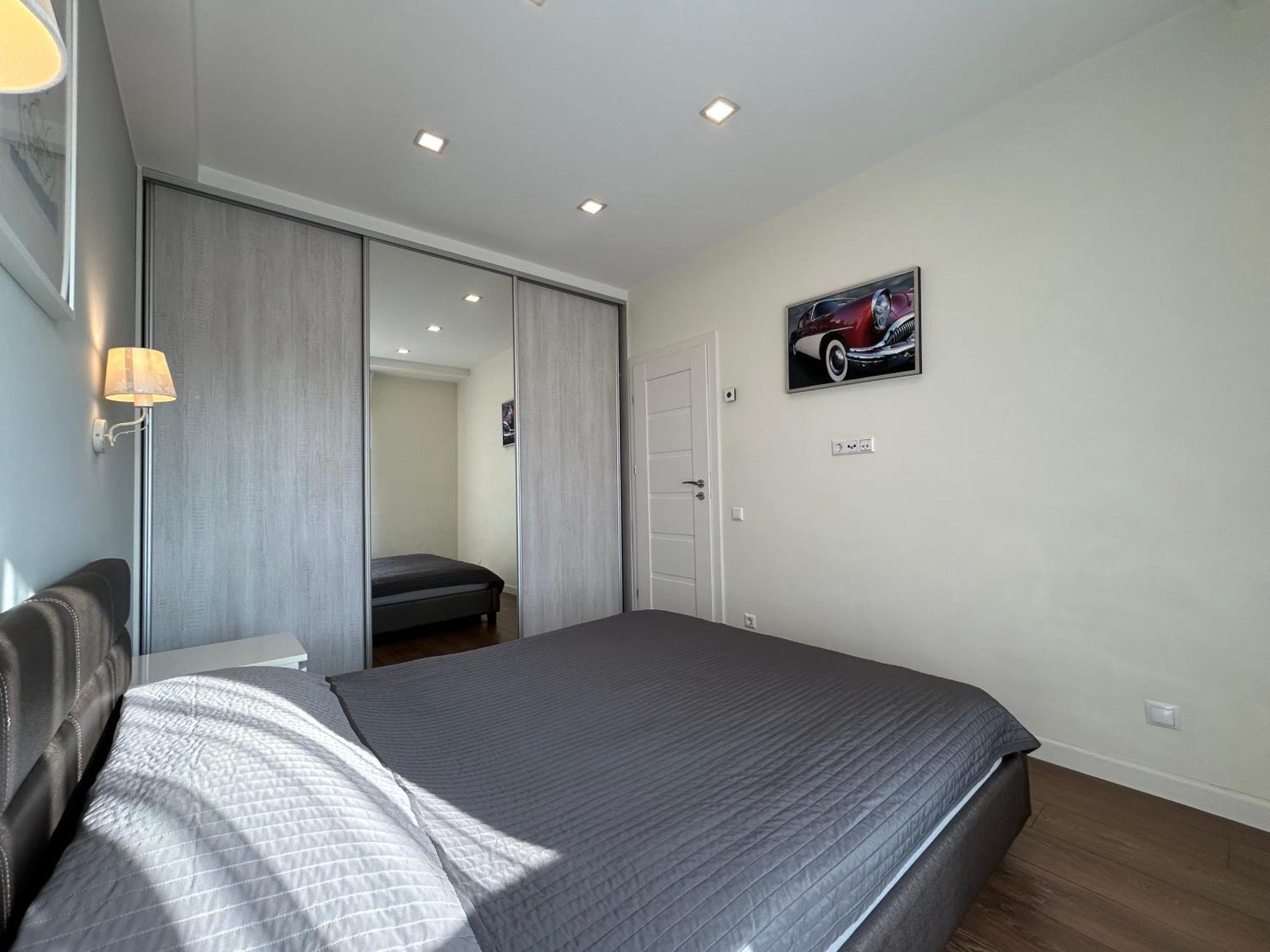 Your Home - Spacious Apartment In City Center, With Balcony & Self Check-In VNO Extérieur photo
